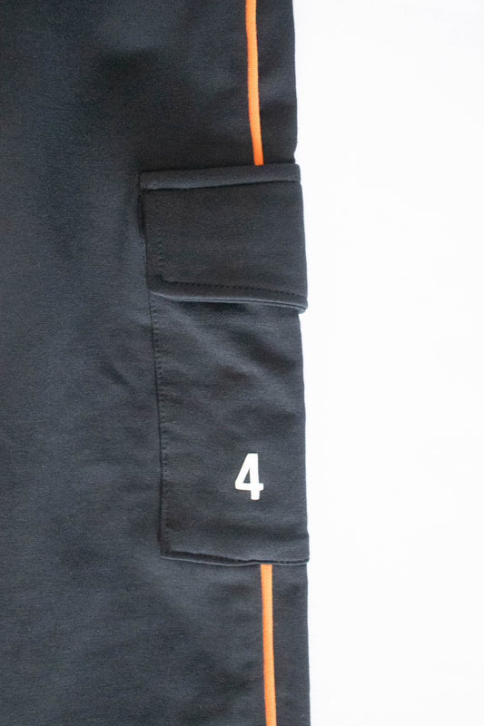 LewyLou NO4 Jogger zwart met oranje streep